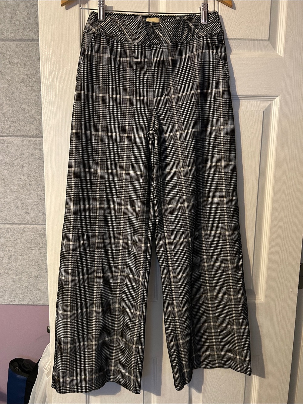 Women's Wide-Leg Plaid Trousers in Black and White
